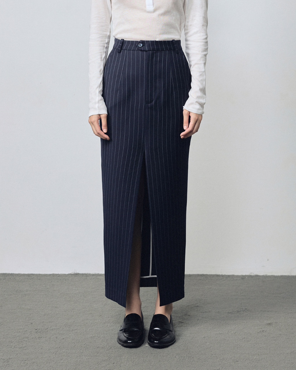 Front-slit Solid Skirt
