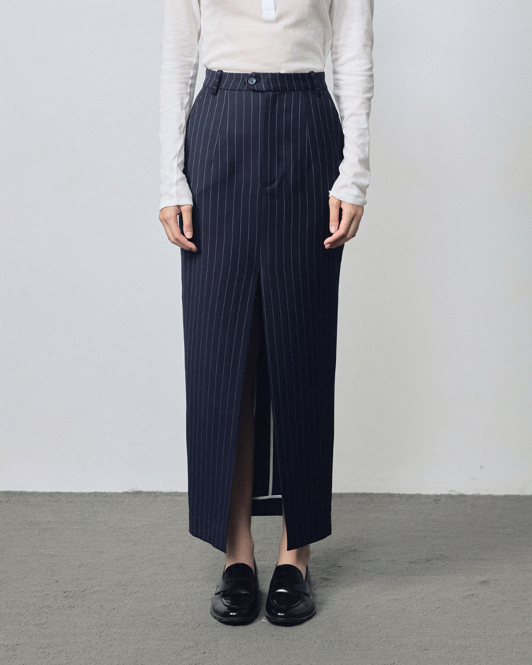 Front-slit Solid Skirt