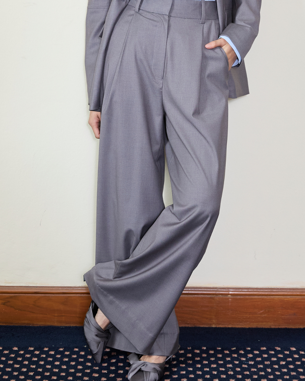 Pleated Wide-leg Trousers