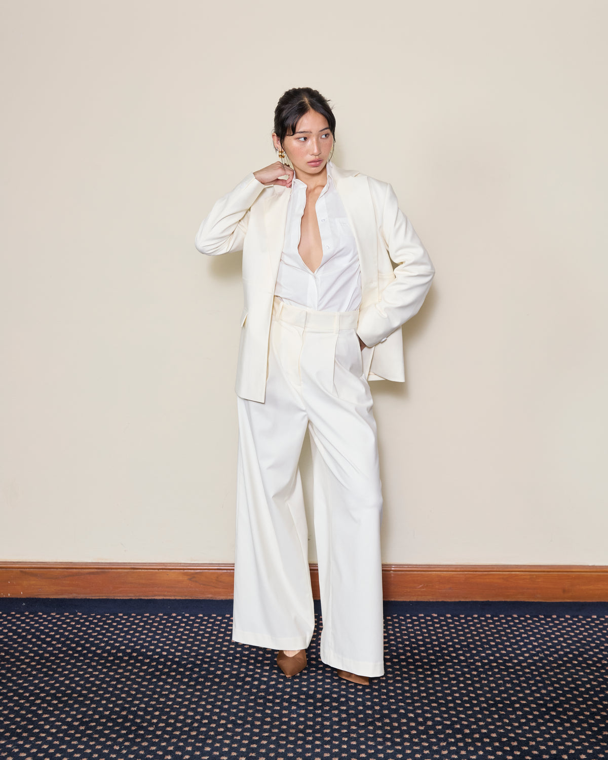 Pleated Wide-leg Trousers