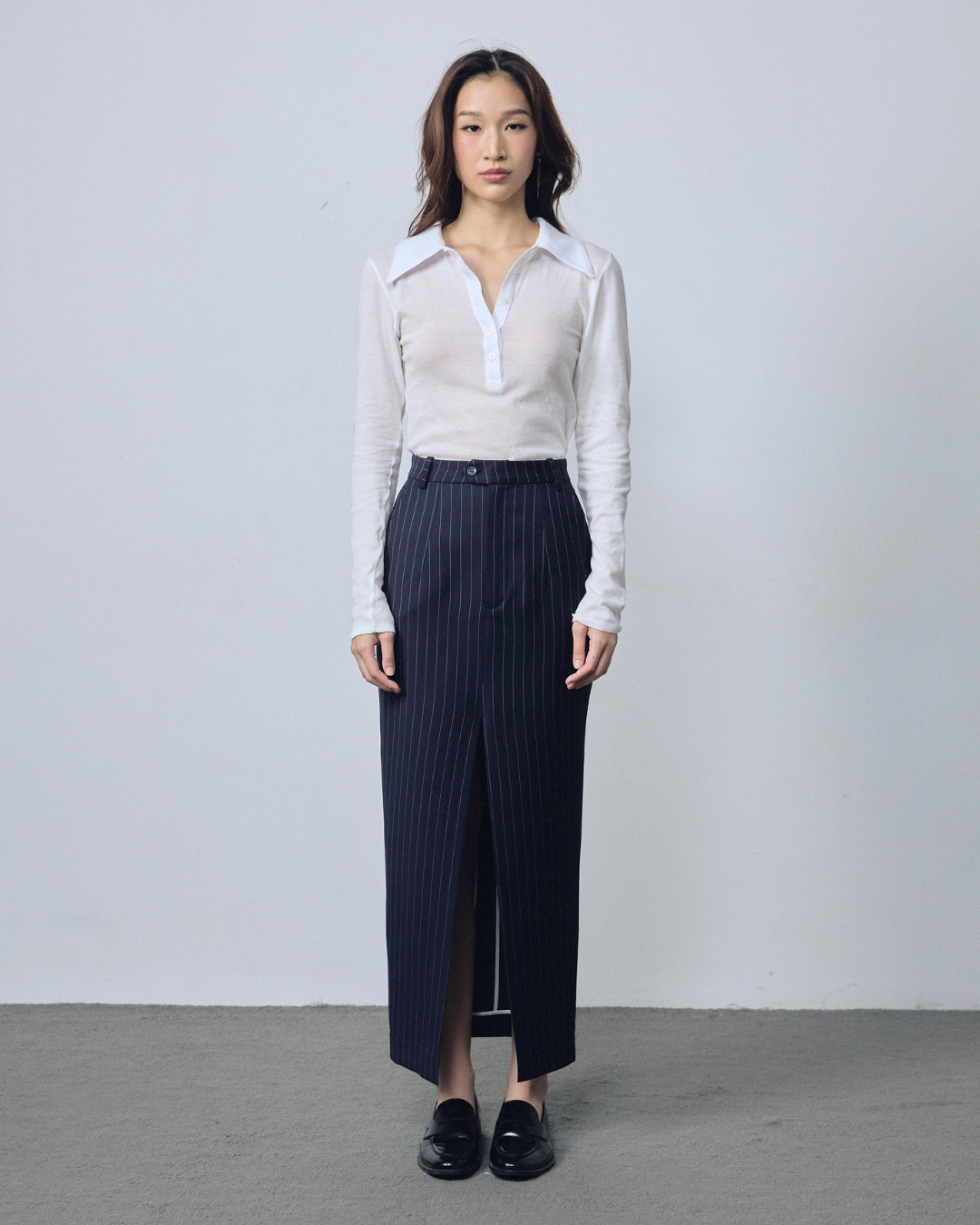Back-slit Solid Skirt