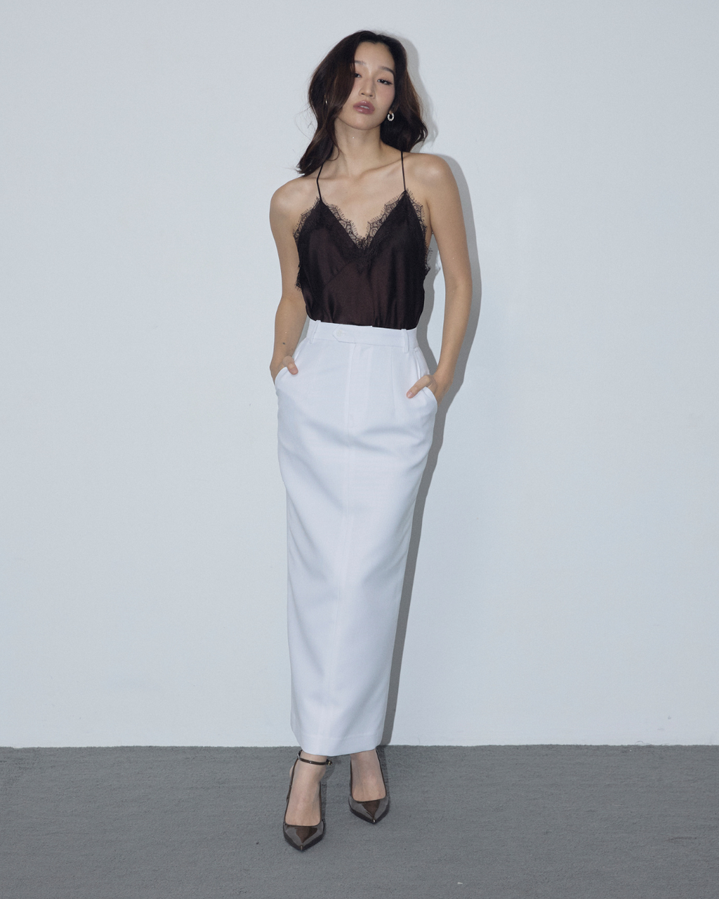 Back-slit Solid Skirt